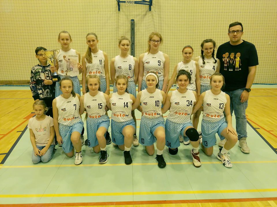 Wygrywamy Turniej Koszykówki w Oleśnicy ze starszymi rocznikami! / młodziczki U14